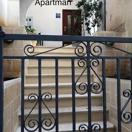 Apartman Refik *